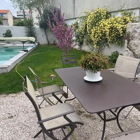 Au Centre De * Nîmes