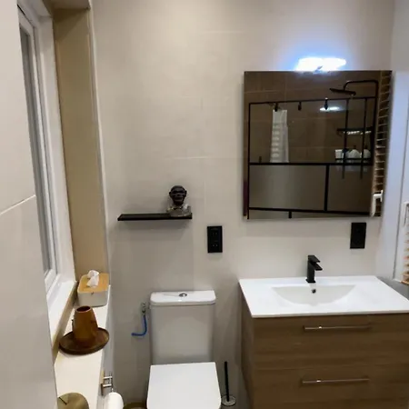 度假居 Au Centre De 尼姆