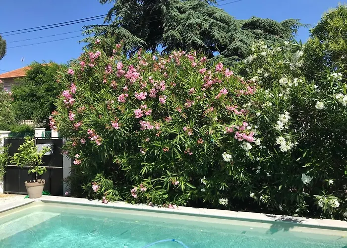 Au Centre De Holiday home Nimes