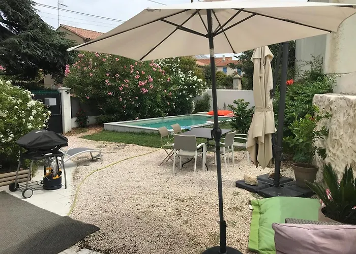 Au Centre De * Nimes