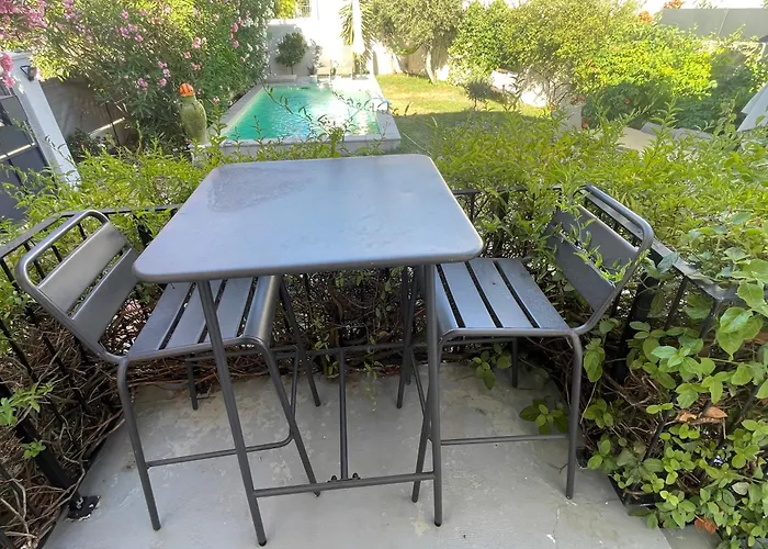 Au Centre De Holiday home Nimes